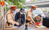 Xử phạt nhiều trường hợp vi phạm giao thông trong ngày đầu tổng kiểm tra, kiểm soát phương tiện